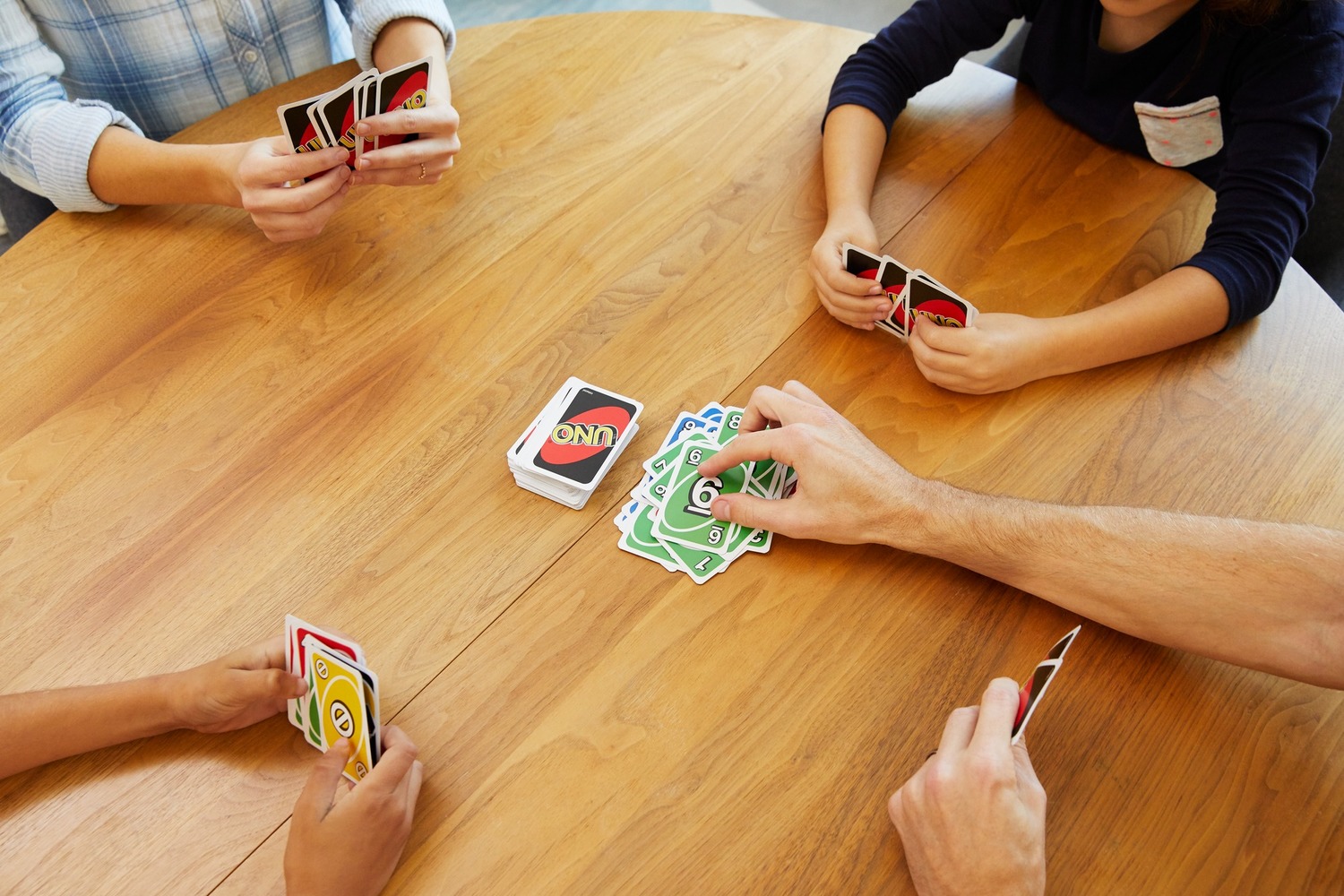 Карточная игра UNO (24 шт в дисплее)