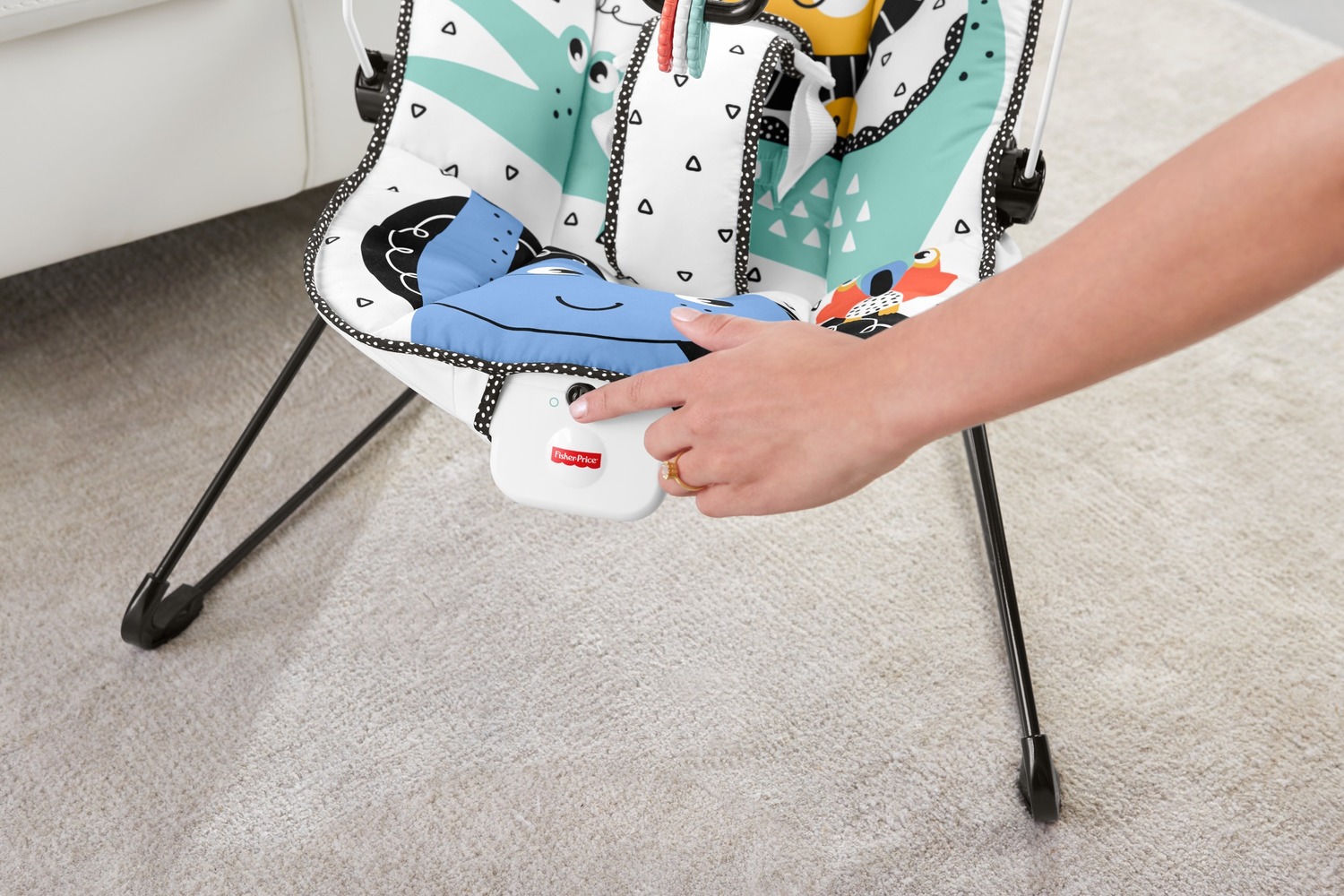 Массажное кресло "Веселые друзья малыша" Fisher-Price