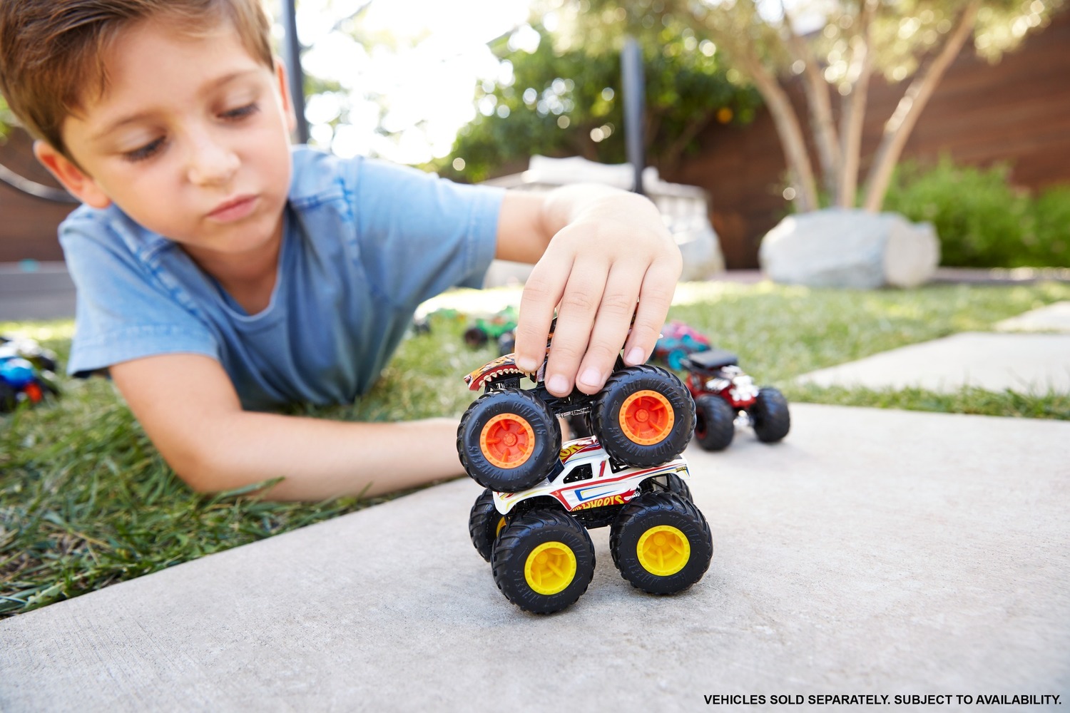 Базовая машинка-внедорожник 1:64 серии "Monster Trucks" Hot Wheels (в асс.)