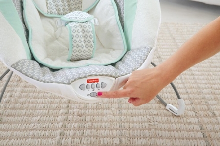 Массажный шезлонг для новорожденного КРОШКА ЕНОТ Fisher-Price Deluxe Bouncer