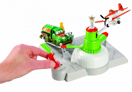 Игровой набор "Идем на взлет"  Дисней Самолеты Disney Planes Action Shifters Chugs Fill N Fly Playset