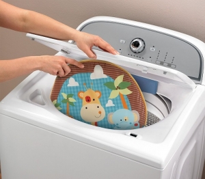 Кресло-качалка Fisher-Price ЗАБАВНЫЕ ДЖУНГЛИ с вибрацией