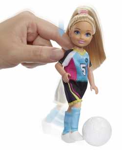 Игровой набор "Футбольная команда Челси" Barbie